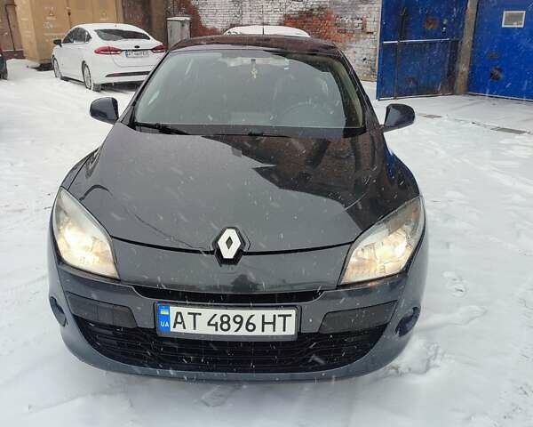 Серый Рено Меган, объемом двигателя 1.46 л и пробегом 296 тыс. км за 7000 $, фото 1 на Automoto.ua