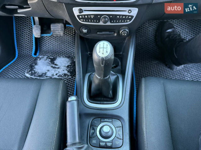 Серый Рено Меган, объемом двигателя 1.5 л и пробегом 360 тыс. км за 5600 $, фото 24 на Automoto.ua