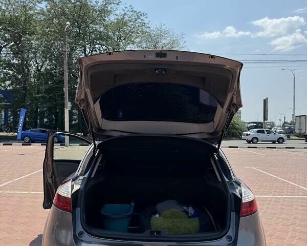 Сірий Рено Меган, об'ємом двигуна 1.46 л та пробігом 335 тис. км за 7150 $, фото 7 на Automoto.ua