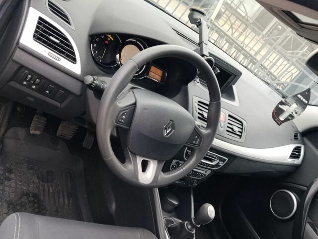 Серый Рено Меган, объемом двигателя 0 л и пробегом 230 тыс. км за 7100 $, фото 13 на Automoto.ua