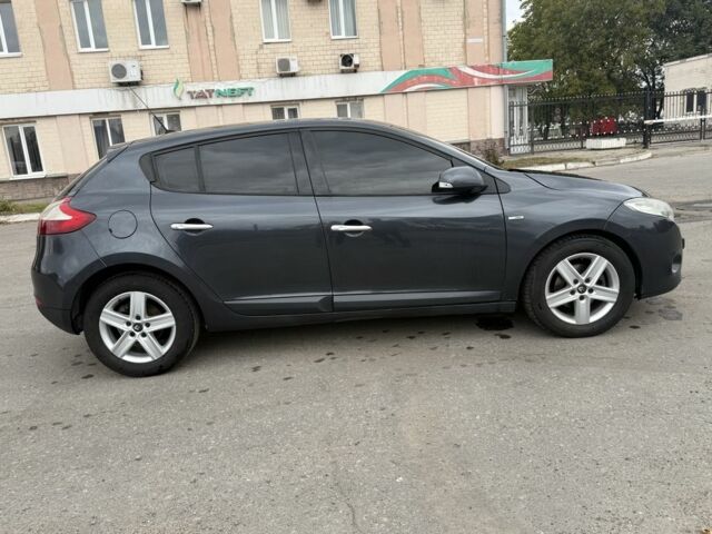 Сірий Рено Меган, об'ємом двигуна 1.5 л та пробігом 287 тис. км за 6800 $, фото 4 на Automoto.ua