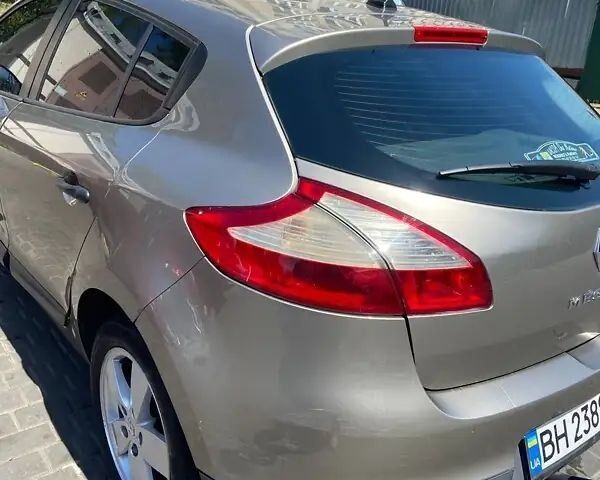 Сірий Рено Меган, об'ємом двигуна 1.5 л та пробігом 0 тис. км за 5500 $, фото 6 на Automoto.ua