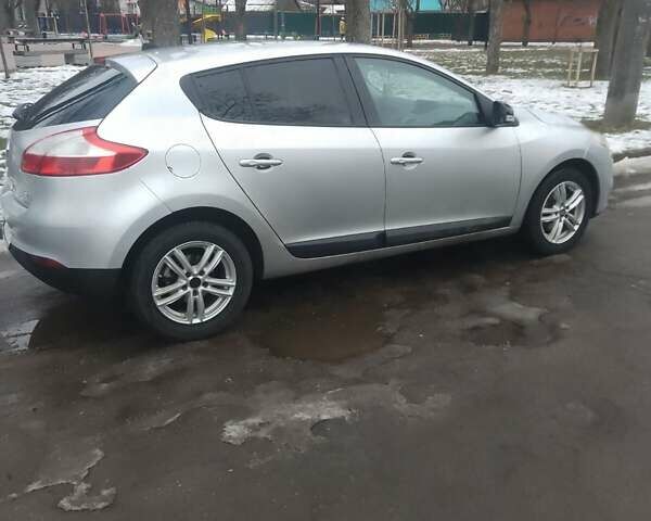 Сірий Рено Меган, об'ємом двигуна 1.46 л та пробігом 291 тис. км за 6200 $, фото 2 на Automoto.ua