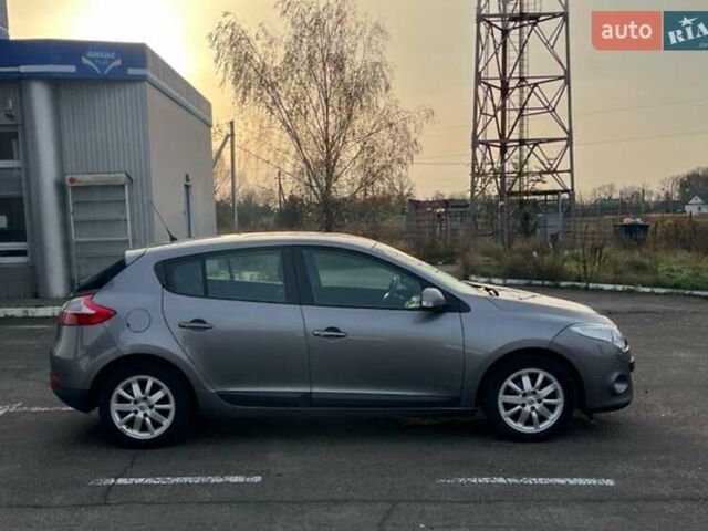 Серый Рено Меган, объемом двигателя 1.5 л и пробегом 211 тыс. км за 7200 $, фото 3 на Automoto.ua