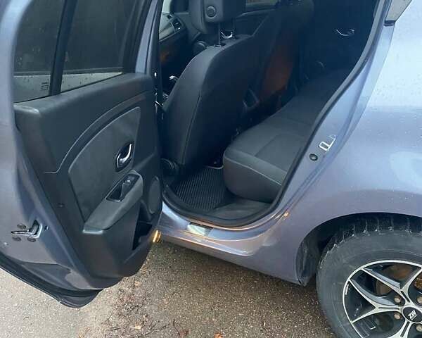 Серый Рено Меган, объемом двигателя 1.6 л и пробегом 286 тыс. км за 6999 $, фото 12 на Automoto.ua