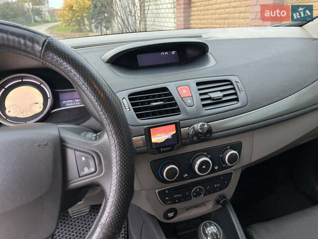 Сірий Рено Меган, об'ємом двигуна 1.5 л та пробігом 251 тис. км за 6200 $, фото 13 на Automoto.ua