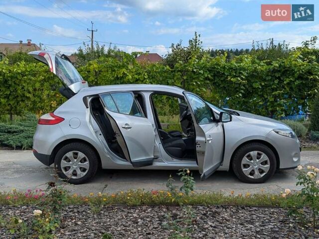 Серый Рено Меган, объемом двигателя 1.46 л и пробегом 460 тыс. км за 6000 $, фото 12 на Automoto.ua