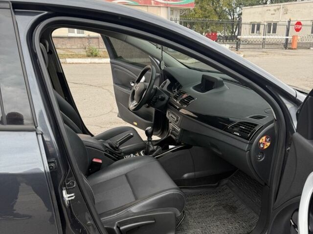 Сірий Рено Меган, об'ємом двигуна 1.5 л та пробігом 287 тис. км за 6800 $, фото 12 на Automoto.ua