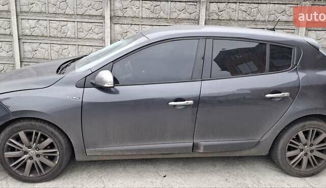 Сірий Рено Меган, об'ємом двигуна 1.5 л та пробігом 242 тис. км за 3750 $, фото 2 на Automoto.ua