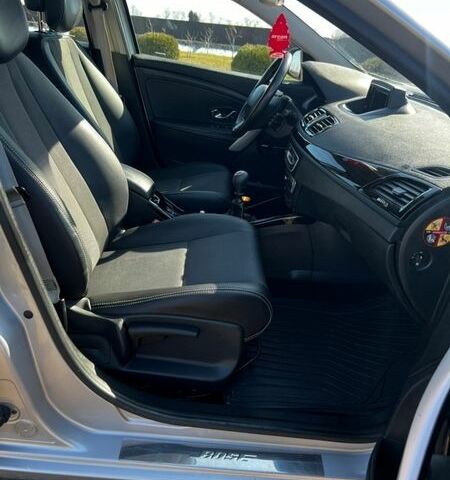 Сірий Рено Меган, об'ємом двигуна 1.46 л та пробігом 224 тис. км за 8300 $, фото 46 на Automoto.ua