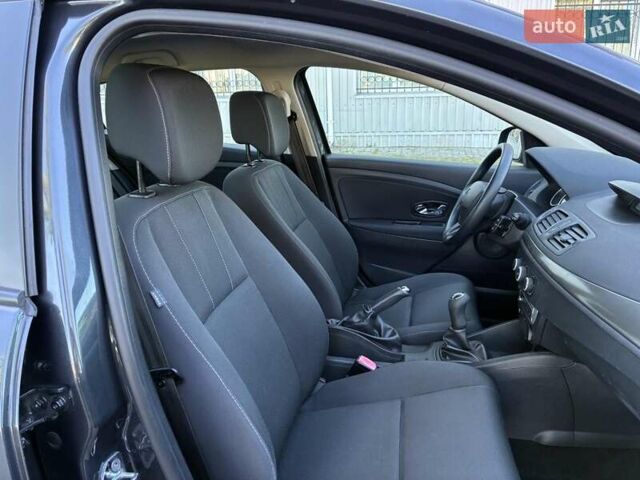 Серый Рено Меган, объемом двигателя 1.6 л и пробегом 214 тыс. км за 7450 $, фото 32 на Automoto.ua