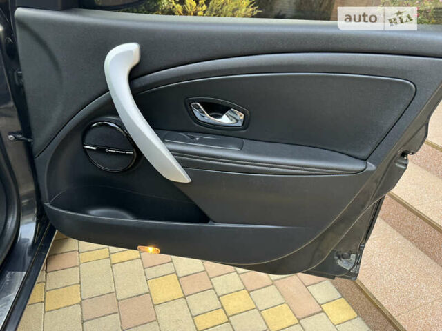 Серый Рено Меган, объемом двигателя 1.46 л и пробегом 202 тыс. км за 8999 $, фото 28 на Automoto.ua