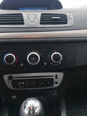 Серый Рено Меган, объемом двигателя 1.6 л и пробегом 190 тыс. км за 6999 $, фото 28 на Automoto.ua