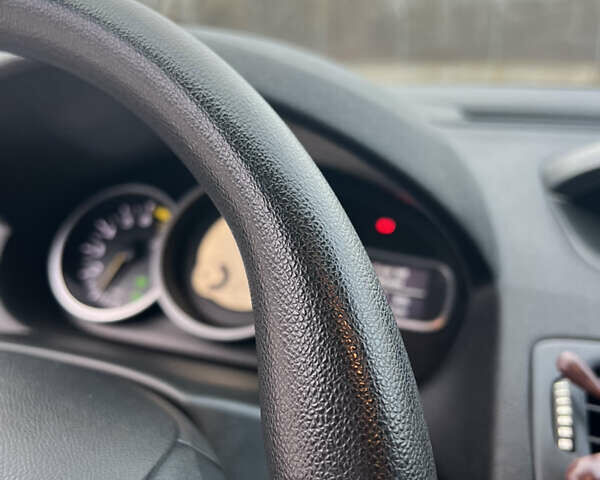 Сірий Рено Меган, об'ємом двигуна 1.6 л та пробігом 138 тис. км за 8300 $, фото 21 на Automoto.ua