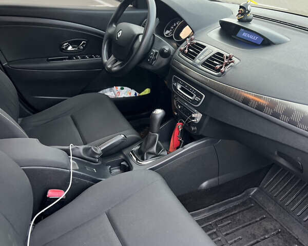 Сірий Рено Меган, об'ємом двигуна 1.6 л та пробігом 138 тис. км за 8300 $, фото 12 на Automoto.ua