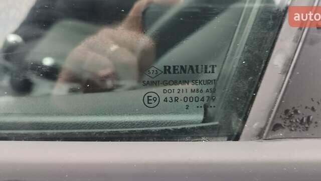 Серый Рено Меган, объемом двигателя 1.6 л и пробегом 190 тыс. км за 6999 $, фото 18 на Automoto.ua