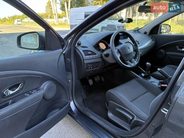 Серый Рено Меган, объемом двигателя 1.6 л и пробегом 214 тыс. км за 7450 $, фото 24 на Automoto.ua