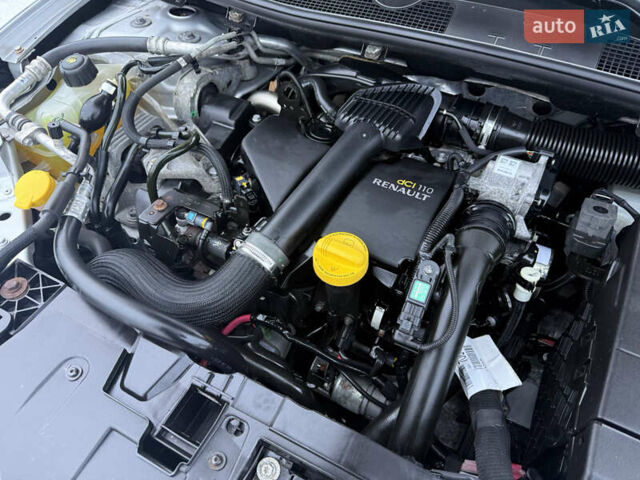 Сірий Рено Меган, об'ємом двигуна 1.46 л та пробігом 170 тис. км за 6600 $, фото 11 на Automoto.ua
