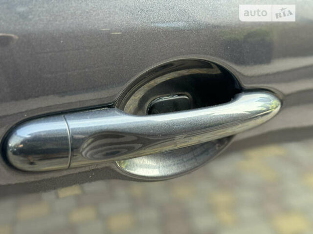 Серый Рено Меган, объемом двигателя 1.46 л и пробегом 202 тыс. км за 8999 $, фото 17 на Automoto.ua