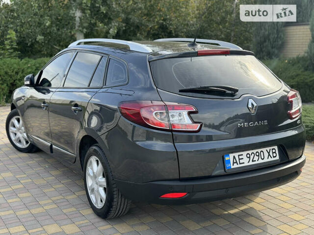 Серый Рено Меган, объемом двигателя 1.46 л и пробегом 202 тыс. км за 8999 $, фото 61 на Automoto.ua