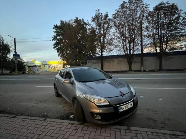 Сірий Рено Меган, об'ємом двигуна 1.5 л та пробігом 335 тис. км за 4107 $, фото 2 на Automoto.ua