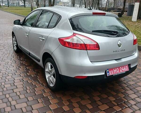 Серый Рено Меган, объемом двигателя 1.5 л и пробегом 241 тыс. км за 7550 $, фото 3 на Automoto.ua