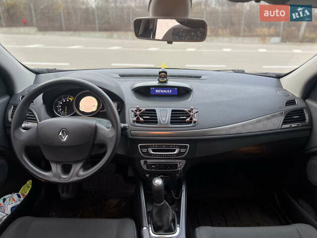 Сірий Рено Меган, об'ємом двигуна 1.6 л та пробігом 138 тис. км за 8300 $, фото 10 на Automoto.ua