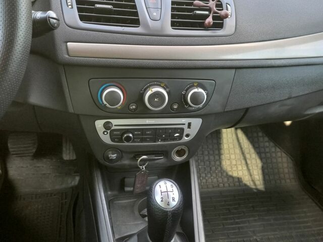 Серый Рено Меган, объемом двигателя 1.5 л и пробегом 235 тыс. км за 6100 $, фото 10 на Automoto.ua