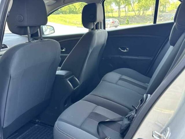 Серый Рено Меган, объемом двигателя 1.5 л и пробегом 285 тыс. км за 7500 $, фото 3 на Automoto.ua