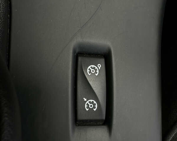 Серый Рено Меган, объемом двигателя 1.5 л и пробегом 310 тыс. км за 6600 $, фото 32 на Automoto.ua