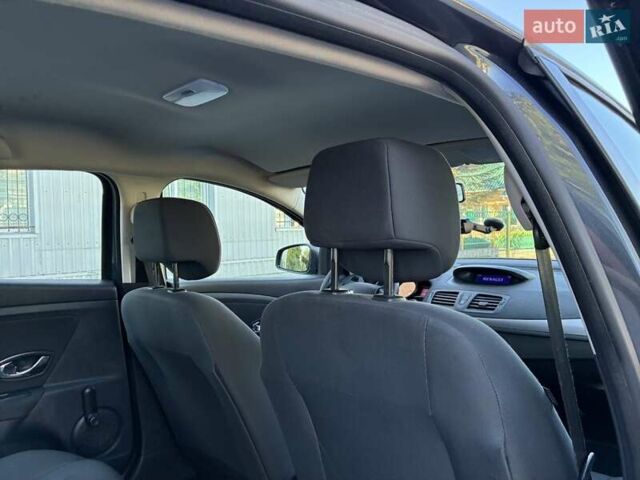 Серый Рено Меган, объемом двигателя 1.6 л и пробегом 214 тыс. км за 7450 $, фото 8 на Automoto.ua