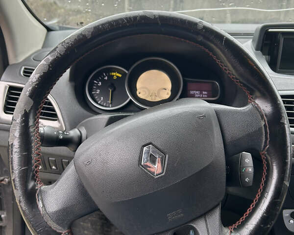 Серый Рено Меган, объемом двигателя 1.5 л и пробегом 327 тыс. км за 3800 $, фото 8 на Automoto.ua