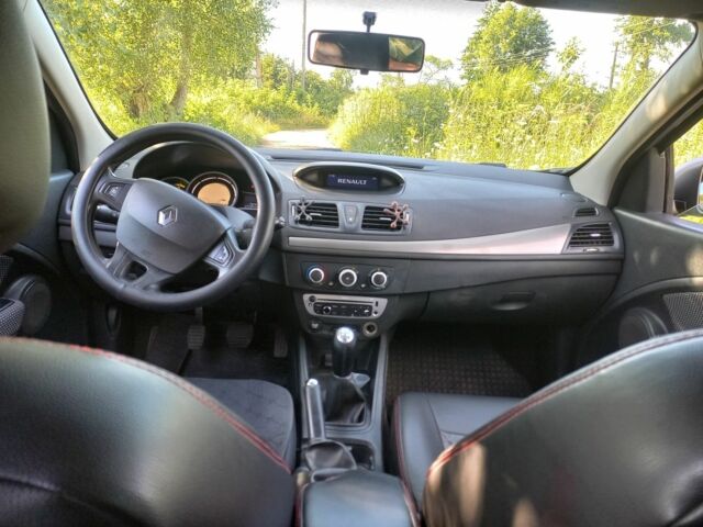 Серый Рено Меган, объемом двигателя 1.5 л и пробегом 235 тыс. км за 6100 $, фото 3 на Automoto.ua