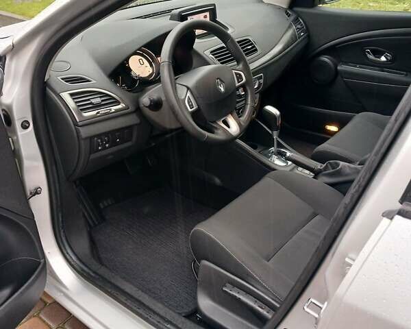 Серый Рено Меган, объемом двигателя 1.5 л и пробегом 241 тыс. км за 7550 $, фото 5 на Automoto.ua