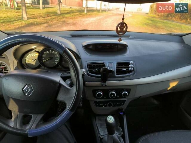 Сірий Рено Меган, об'ємом двигуна 1.6 л та пробігом 272 тис. км за 7000 $, фото 14 на Automoto.ua