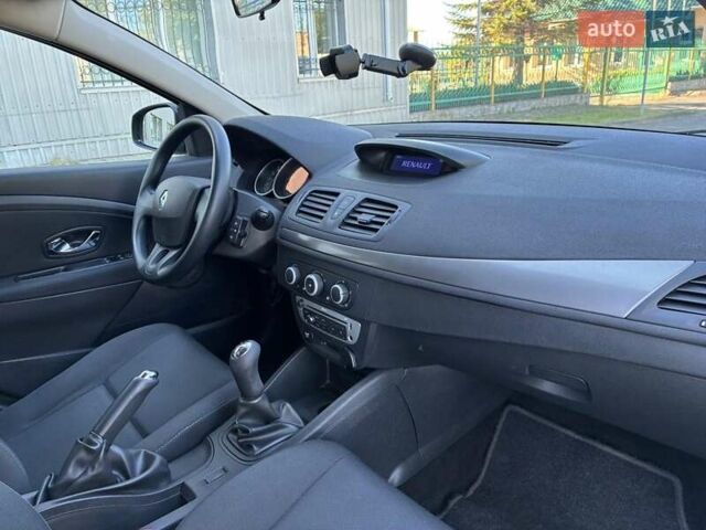 Серый Рено Меган, объемом двигателя 1.6 л и пробегом 214 тыс. км за 7450 $, фото 14 на Automoto.ua