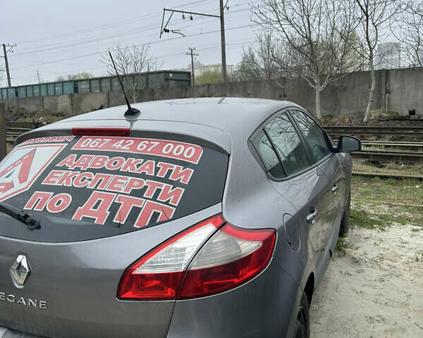 Серый Рено Меган, объемом двигателя 1.5 л и пробегом 327 тыс. км за 3800 $, фото 10 на Automoto.ua