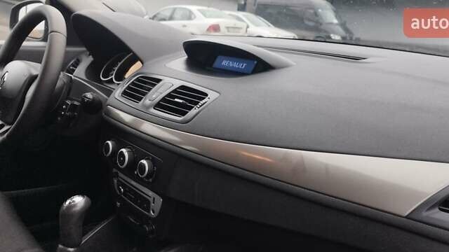 Серый Рено Меган, объемом двигателя 1.6 л и пробегом 190 тыс. км за 6999 $, фото 51 на Automoto.ua