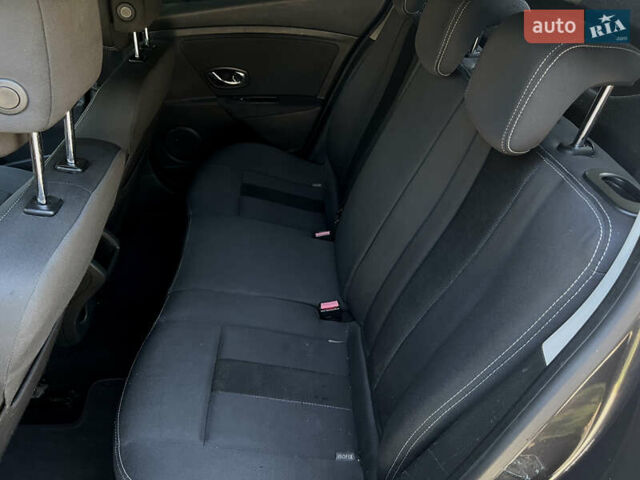 Рено Меган 2012 у Хмельницькому на Automoto.ua Сірий Рено Меган, об'ємом двигуна 1.5 л та пробігом 256 тис. км за 7500 $, фото 18 на Automoto.ua