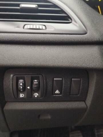 Серый Рено Меган, объемом двигателя 1.6 л и пробегом 190 тыс. км за 6999 $, фото 24 на Automoto.ua