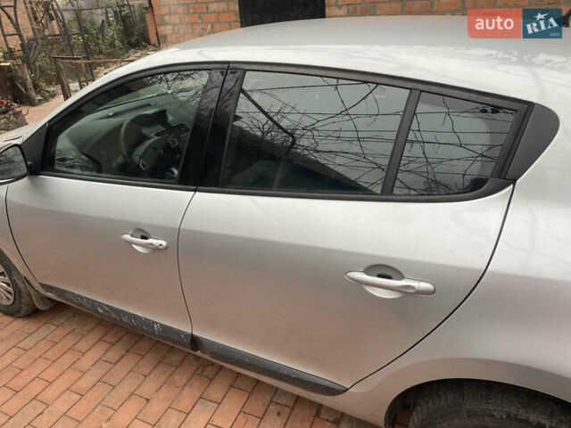 Серый Рено Меган, объемом двигателя 1.5 л и пробегом 375 тыс. км за 5499 $, фото 14 на Automoto.ua
