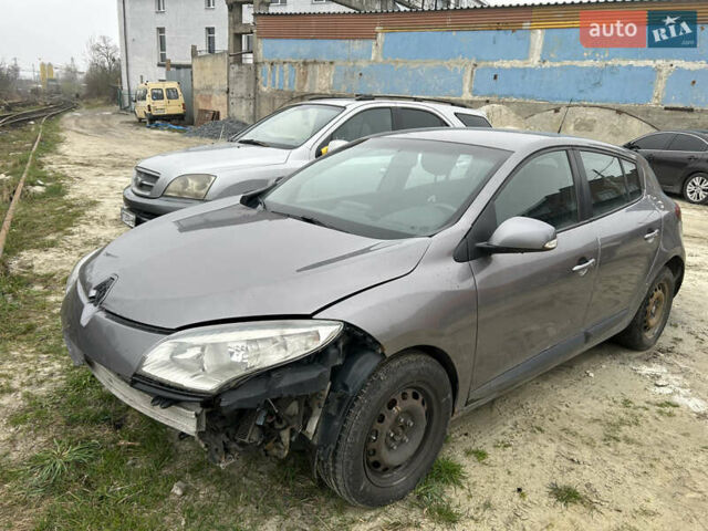 Серый Рено Меган, объемом двигателя 1.5 л и пробегом 327 тыс. км за 3800 $, фото 17 на Automoto.ua