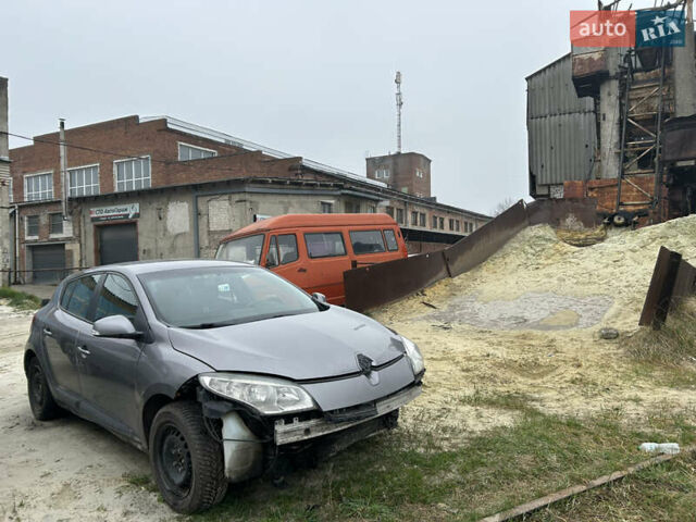 Серый Рено Меган, объемом двигателя 1.5 л и пробегом 327 тыс. км за 3800 $, фото 15 на Automoto.ua