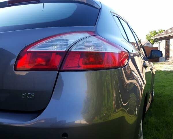 Серый Рено Меган, объемом двигателя 1.46 л и пробегом 215 тыс. км за 7555 $, фото 2 на Automoto.ua