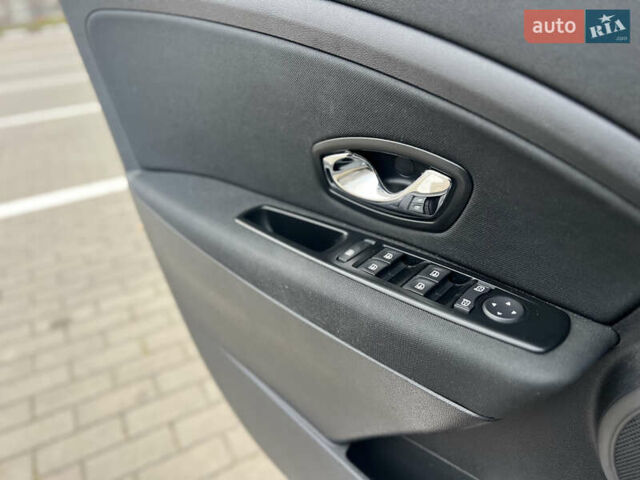 Сірий Рено Меган, об'ємом двигуна 1.6 л та пробігом 138 тис. км за 8300 $, фото 24 на Automoto.ua
