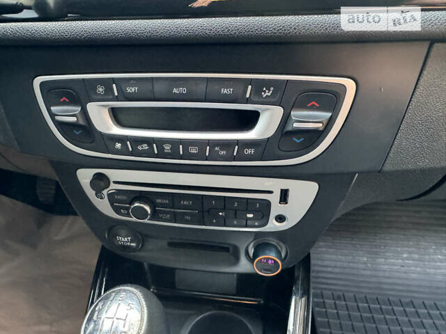 Серый Рено Меган, объемом двигателя 1.46 л и пробегом 202 тыс. км за 8999 $, фото 25 на Automoto.ua