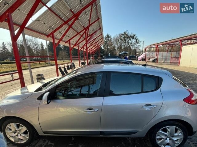 Сірий Рено Меган, об'ємом двигуна 1.5 л та пробігом 247 тис. км за 9000 $, фото 1 на Automoto.ua