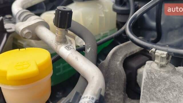 Серый Рено Меган, объемом двигателя 1.6 л и пробегом 190 тыс. км за 6999 $, фото 53 на Automoto.ua