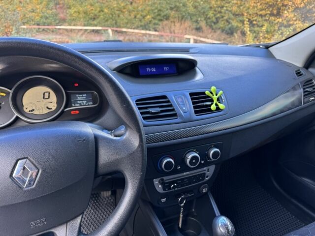 Рено Меган 2012 в Кривом Роге на Automoto.ua Серый Рено Меган, объемом двигателя 1.5 л и пробегом 289 тыс. км за 7500 $, фото 6 на Automoto.ua