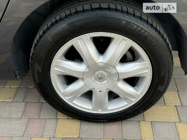 Серый Рено Меган, объемом двигателя 1.46 л и пробегом 202 тыс. км за 8999 $, фото 60 на Automoto.ua